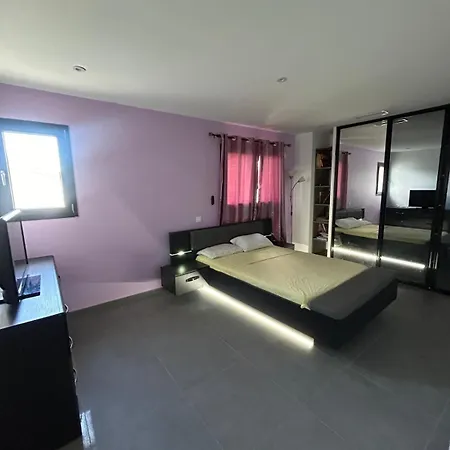 Villa Grande Avec Piscine *