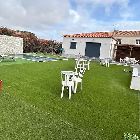 Grande Avec Piscine Villa